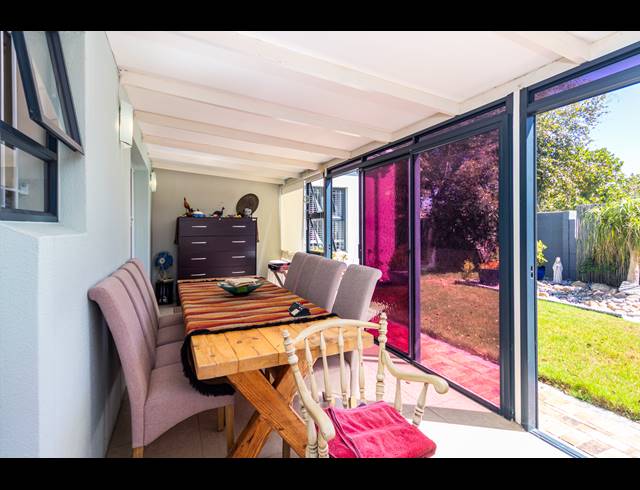 3 BEDROOM FREESTANDING TO LET IN SUNNINGDALE